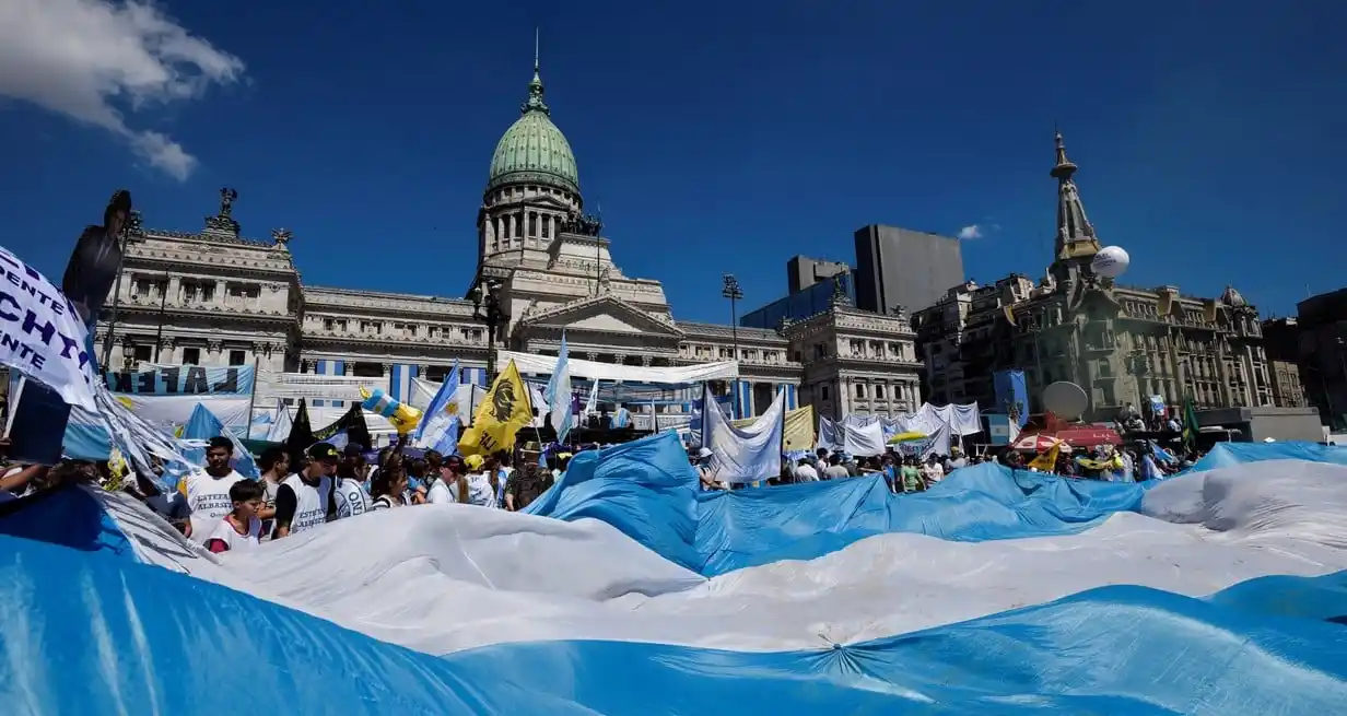La presidencia de Javier Milei se inicia en un contexto de grandes expectativas y desafíos significativos. Crédito: Martin Cossarini / Reuter