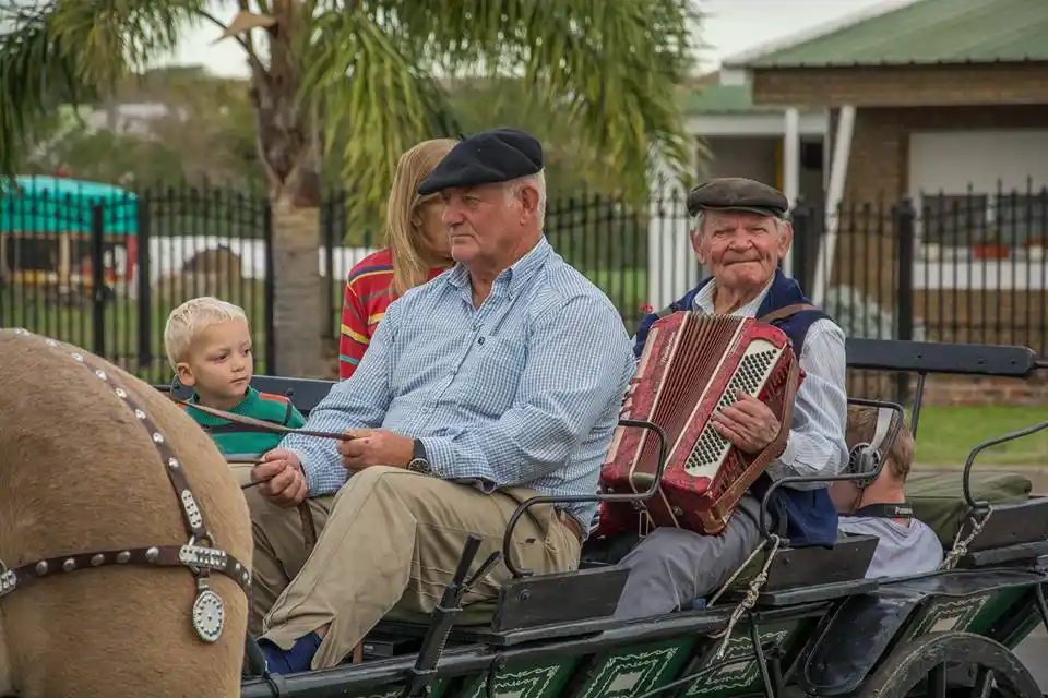 El 21 de julio de 1878 se fijó como fecha fundacional para las aldeas Valle María, Protestante, Salto, Spatzenkutter y San Francisco