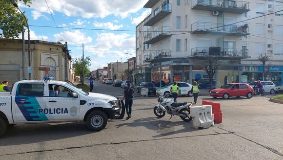 Motocilista trasladado al Hospital tras choque en Rivadavia y 3 de Febrero
