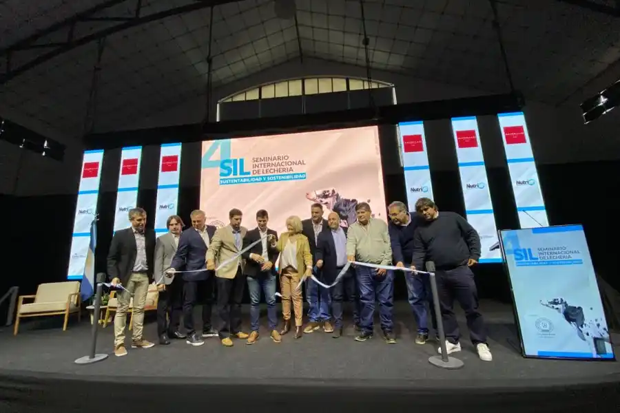 4to SIL: “Tenemos la oportunidad de trabajar unidos para revertir la difícil situación de la lechería nacional”