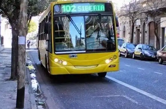 Paro de colectivos en Rosario: malestar por el millonario subsidio al transporte en AMBA