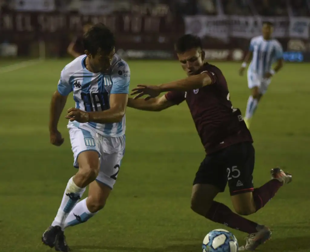 Lanús se subió a la punta   ante un Racing desdibujado 