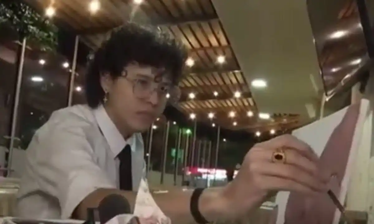 Joven pintor que padece una terrible enfermedad quiere exponer en Europa