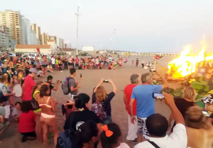 En la playa se realizó el festejo de carnaval