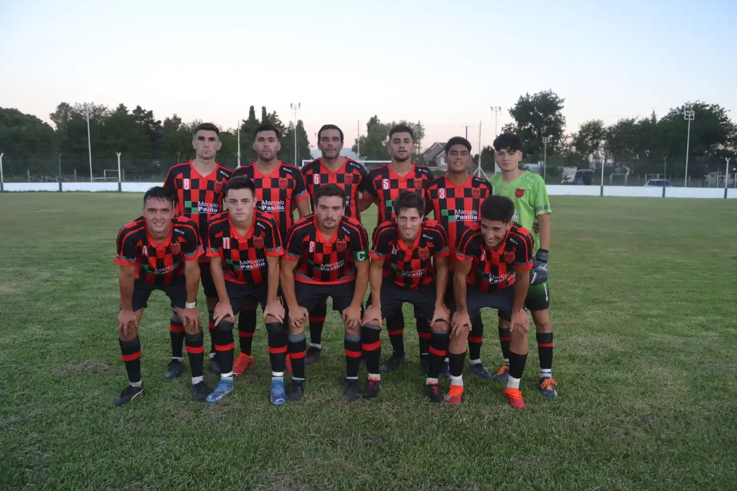 La fecha del fútbol local dejó a dos punteros