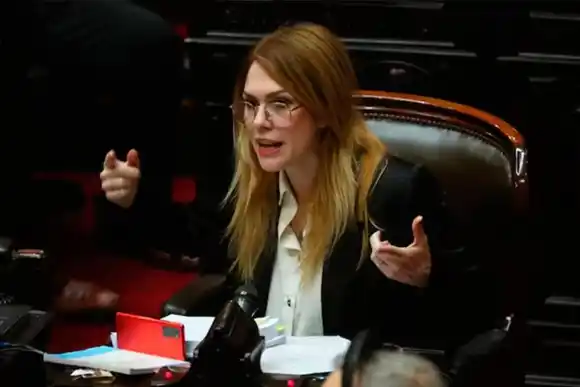 Lilia Lemoine amenazó a los diputados libertarios que rechacen el veto jubilatorio: "Serán unos traidores"