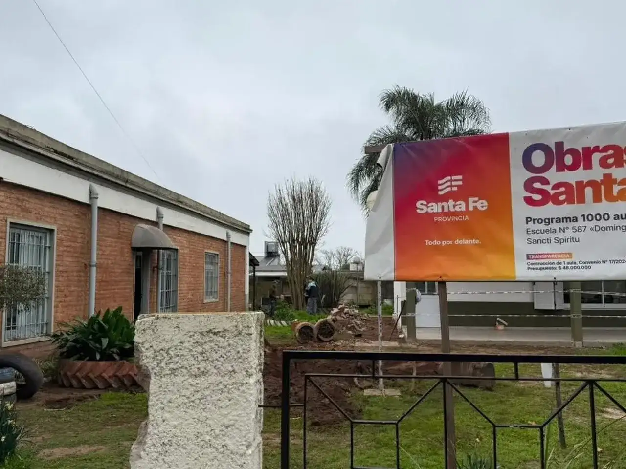 En la Escuela Fiscal N° 587, se está construyendo una nueva aula. Foto: Gentileza.