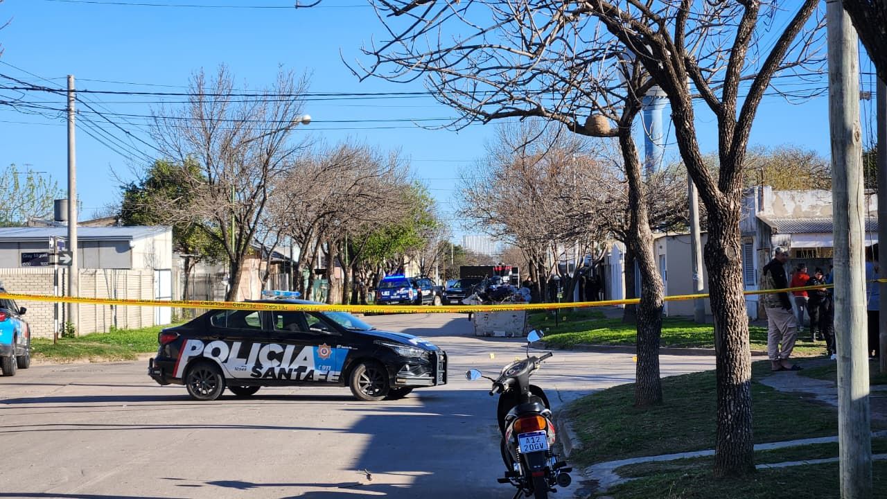 Foto de archivo: escena del crimen en barrio Güemes tras el homicidio | CRÉDITO: RADIO RAFAELA