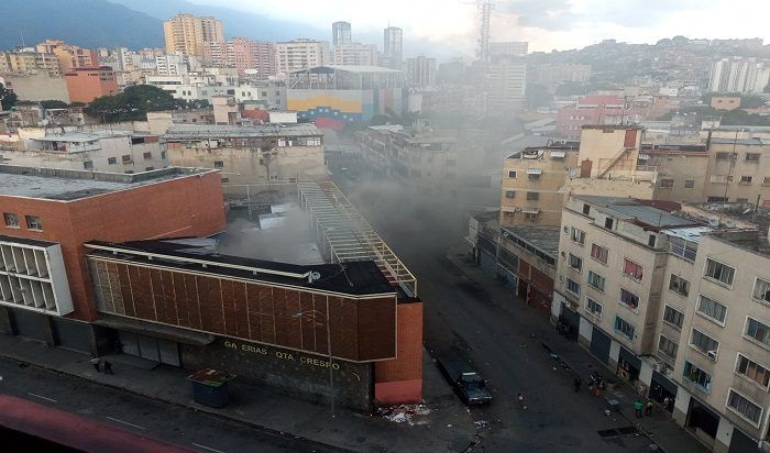 Reportan incendio en galerías Quinta Crespo este #11Oct