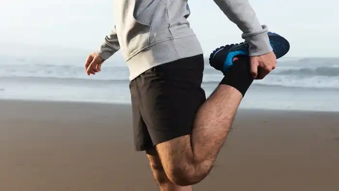 Este estiramiento puede lastimar tu músculo si no se realiza de la mejor manera/ DeporteGlam