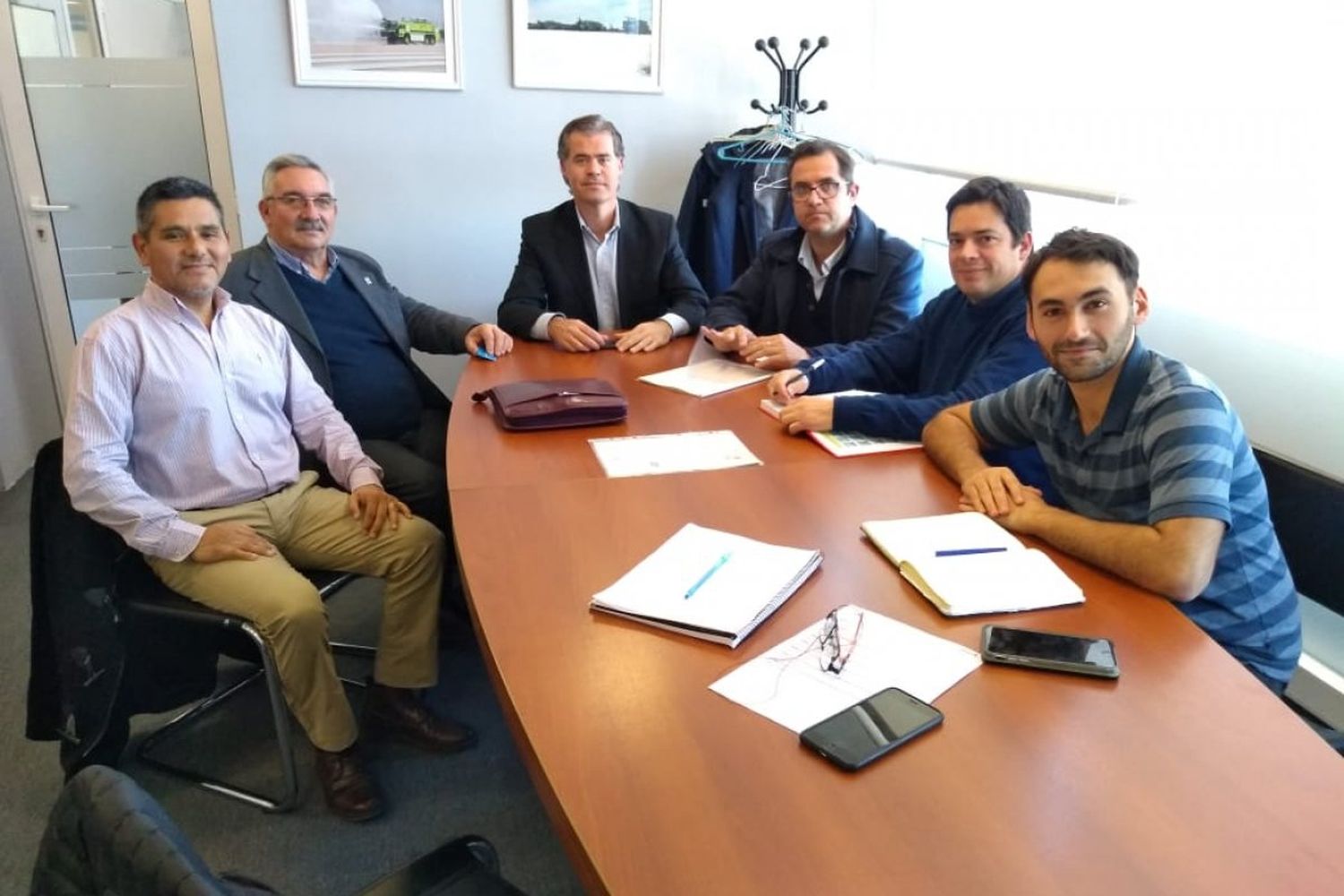 Piaggio mantuvo una reunión en  la ANAC por la pista del Aeródromo