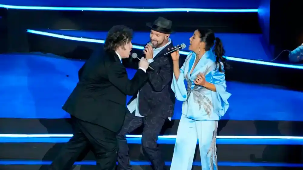 Milei en la antesala del acto por el Día de la Independencia de Israel, cantó Libre, la canción de Nino Bravo