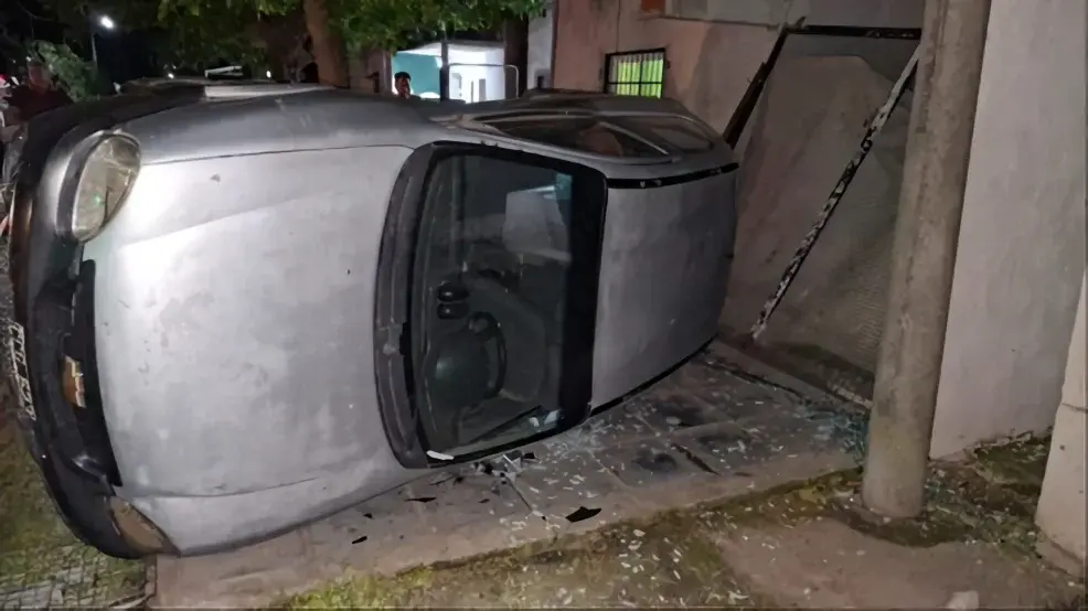 El vuelco del automóvil ocurrió este este miércoles