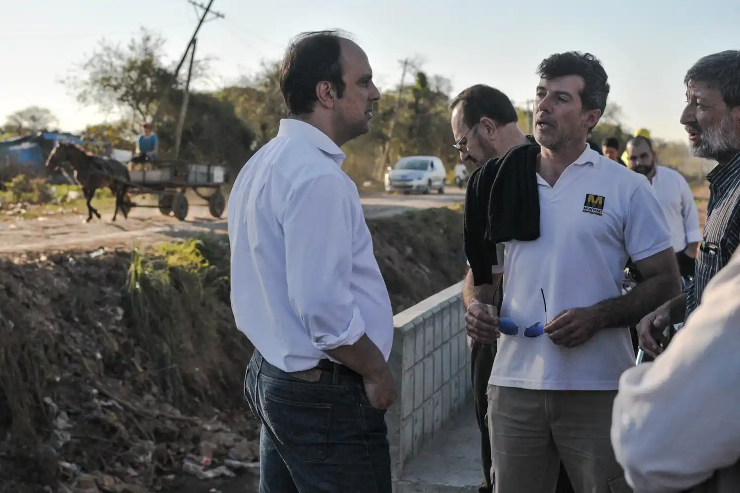 José Corral recorre obras hídricas de la cuenca Flores