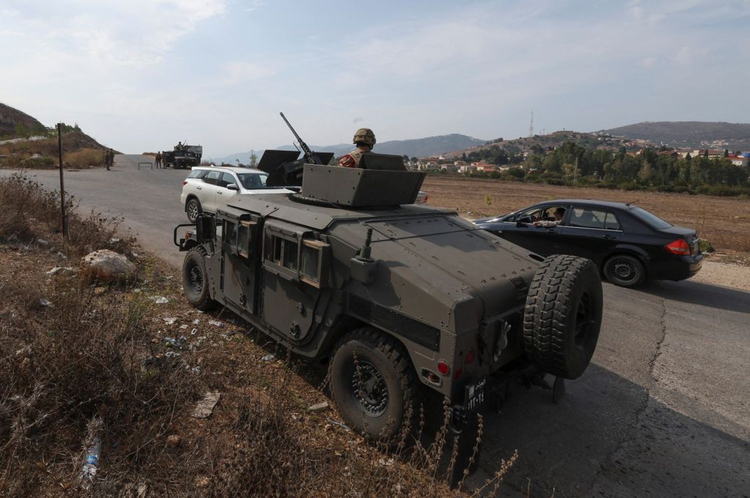 En ese sentido, señaló que “los tanques y aviones permitirán hacer frente a cualquier violación de la frontera. Prácticamente, tuvimos que evacuar a los residentes de las zonas cercanas a la Franja de Gaza”.