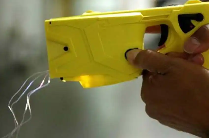 Combatir la inseguridad: la provincia comprará pistolas táser para equipar las fuerzas