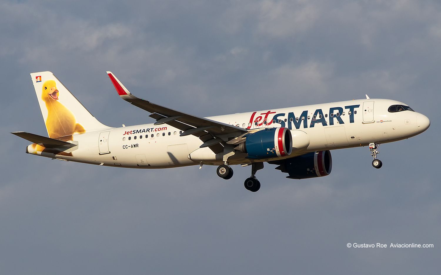 JetSMART traslada sus vuelos a Ezeiza por el paro de transporte del día 30 de octubre