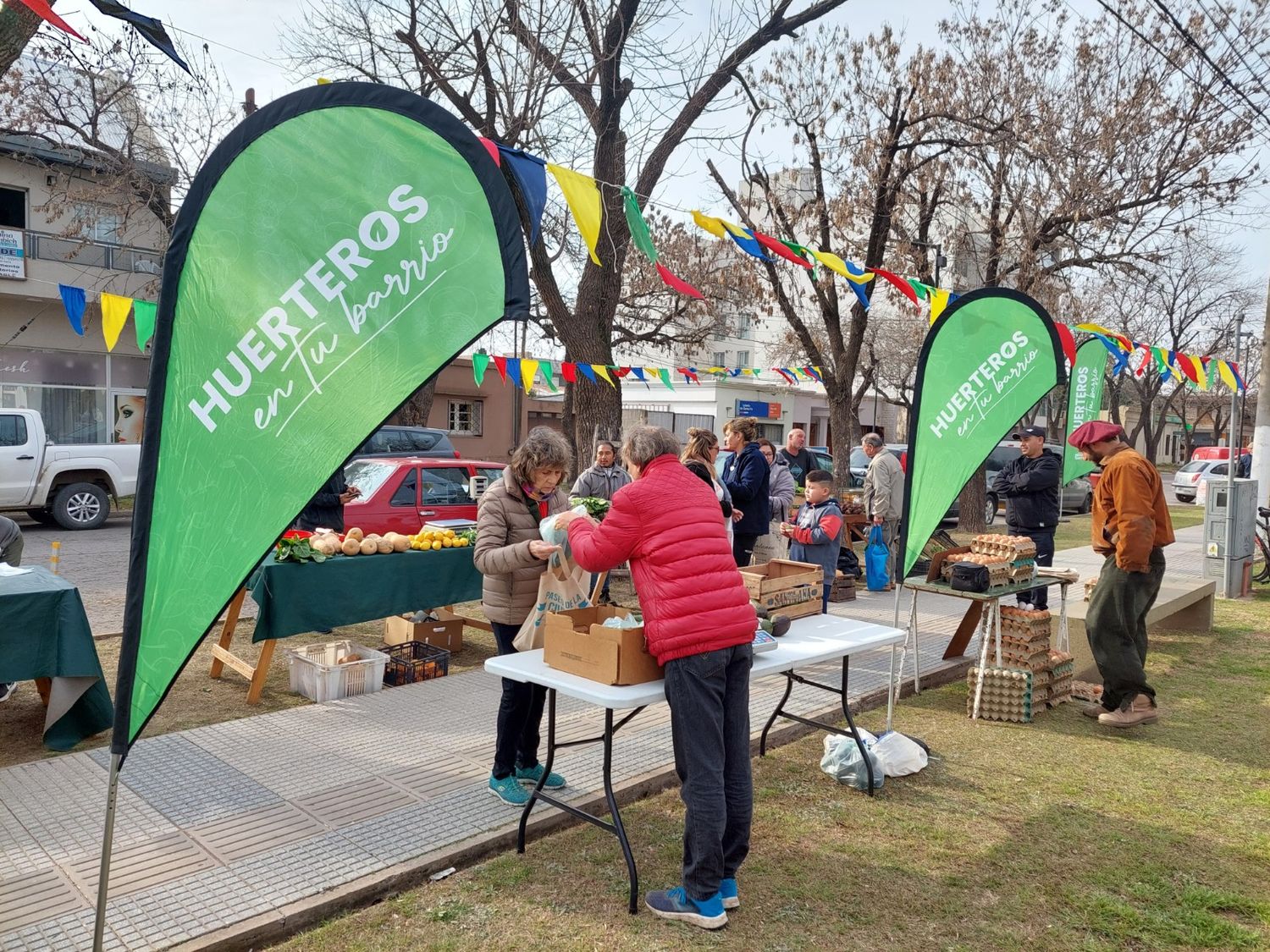 Los huerteros nuevamente estuvieron  presentes como todos los miércoles.