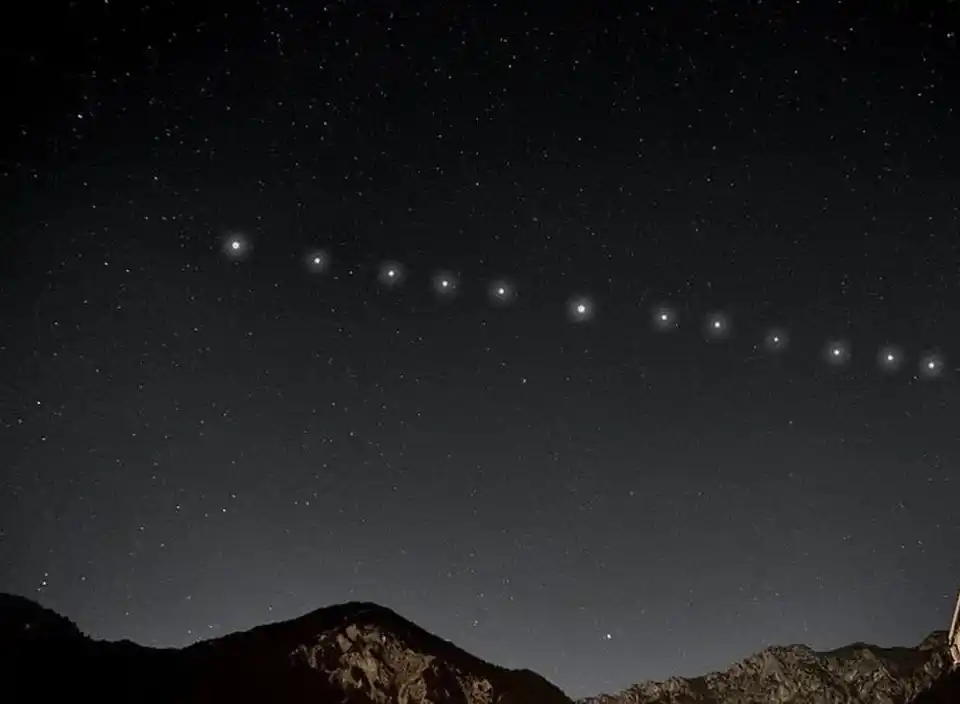 El paso de los satélites Starlink