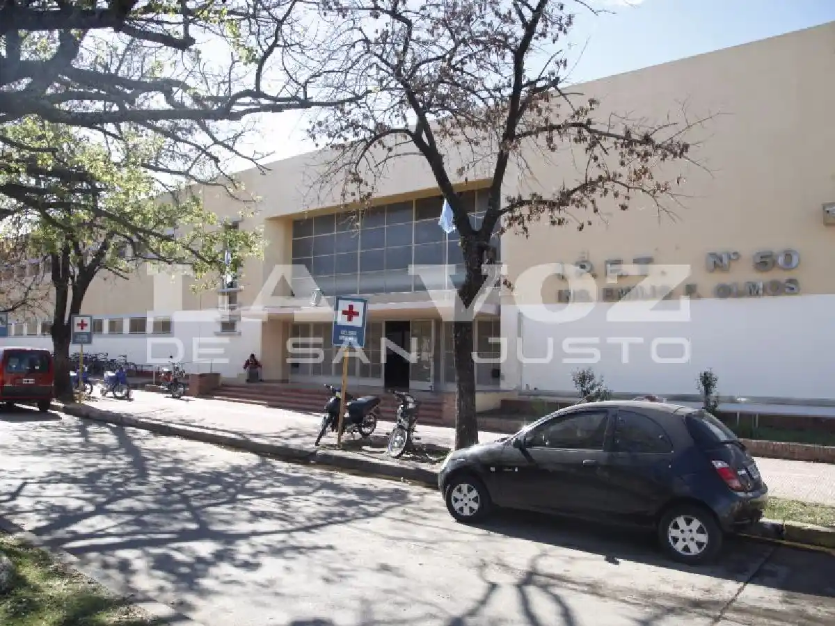 Inauguración de feria de ciencia y tecnología en el IPET Nº 50