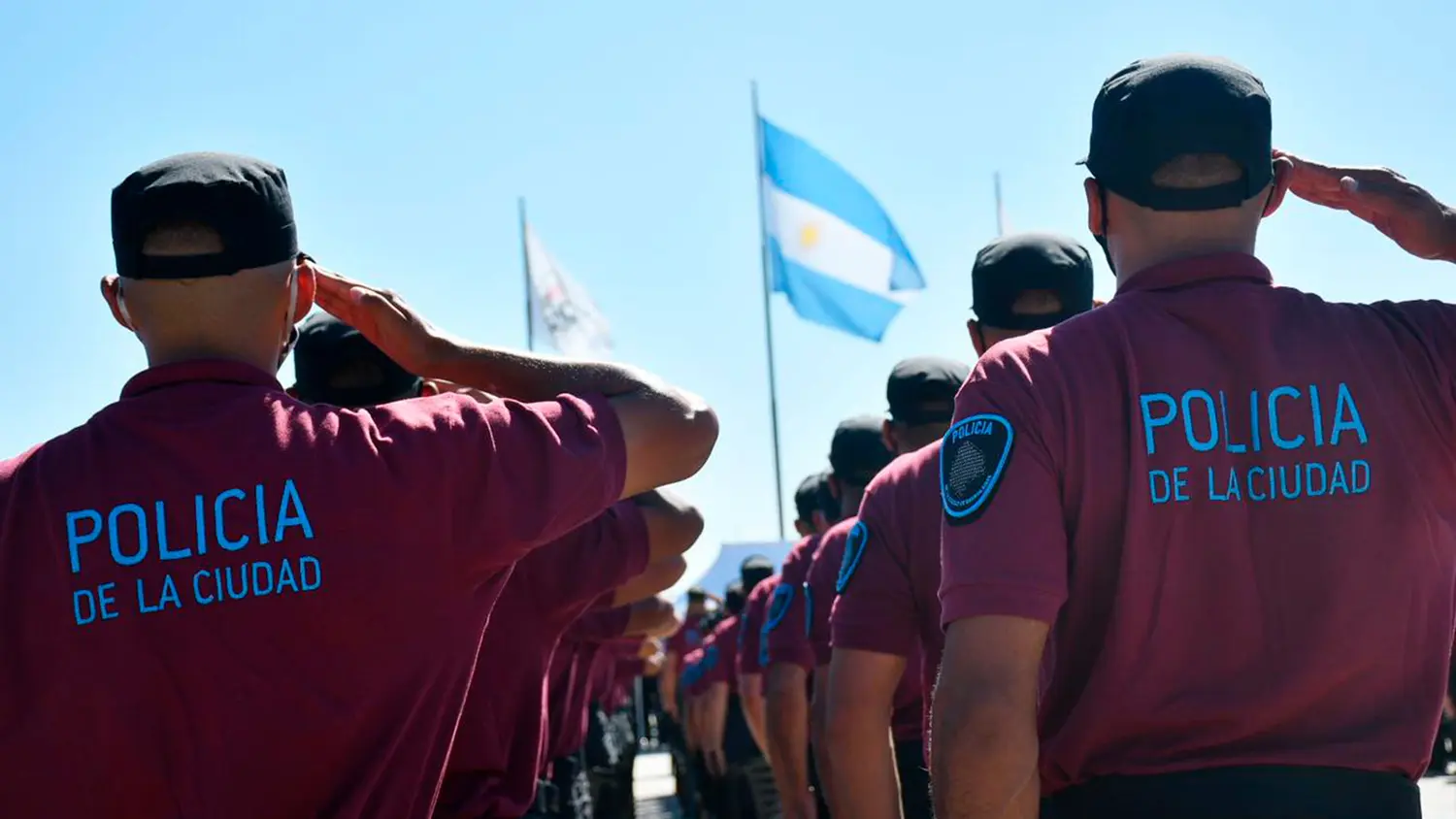 Objetivo: Policías de la ciudad en el conurbano