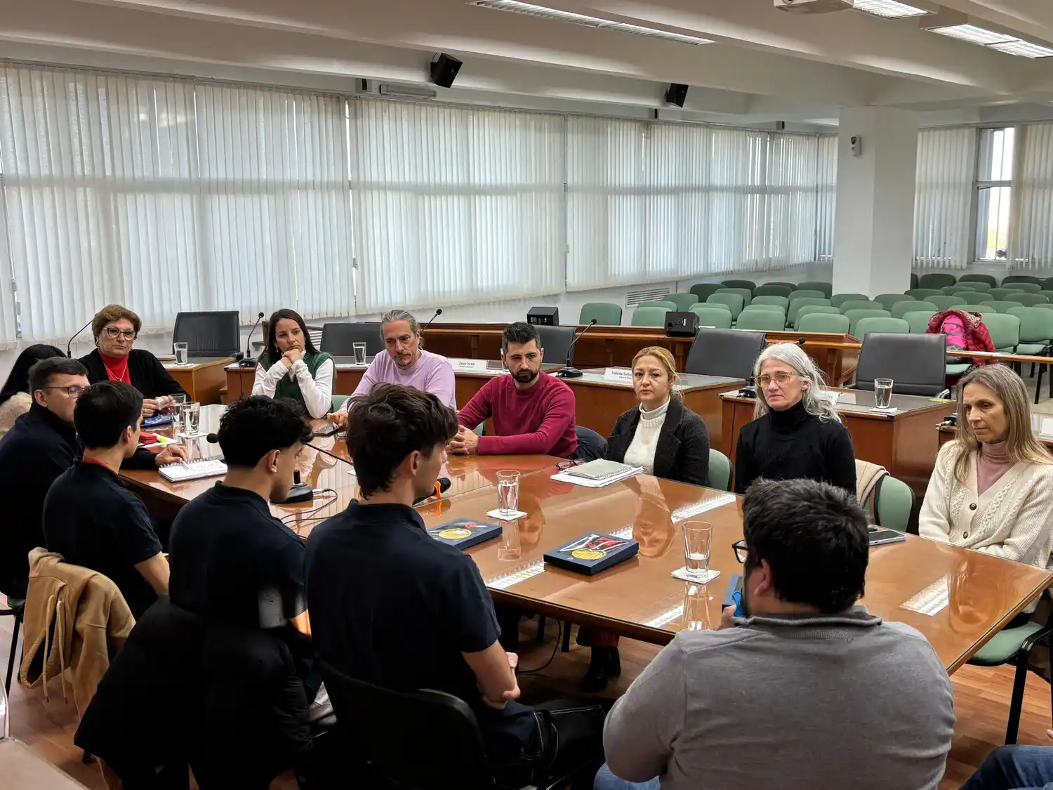 Orgullo rafaelino: los concejales recibieron a los estudiantes de UNRAF que fueron premiados en China - 1