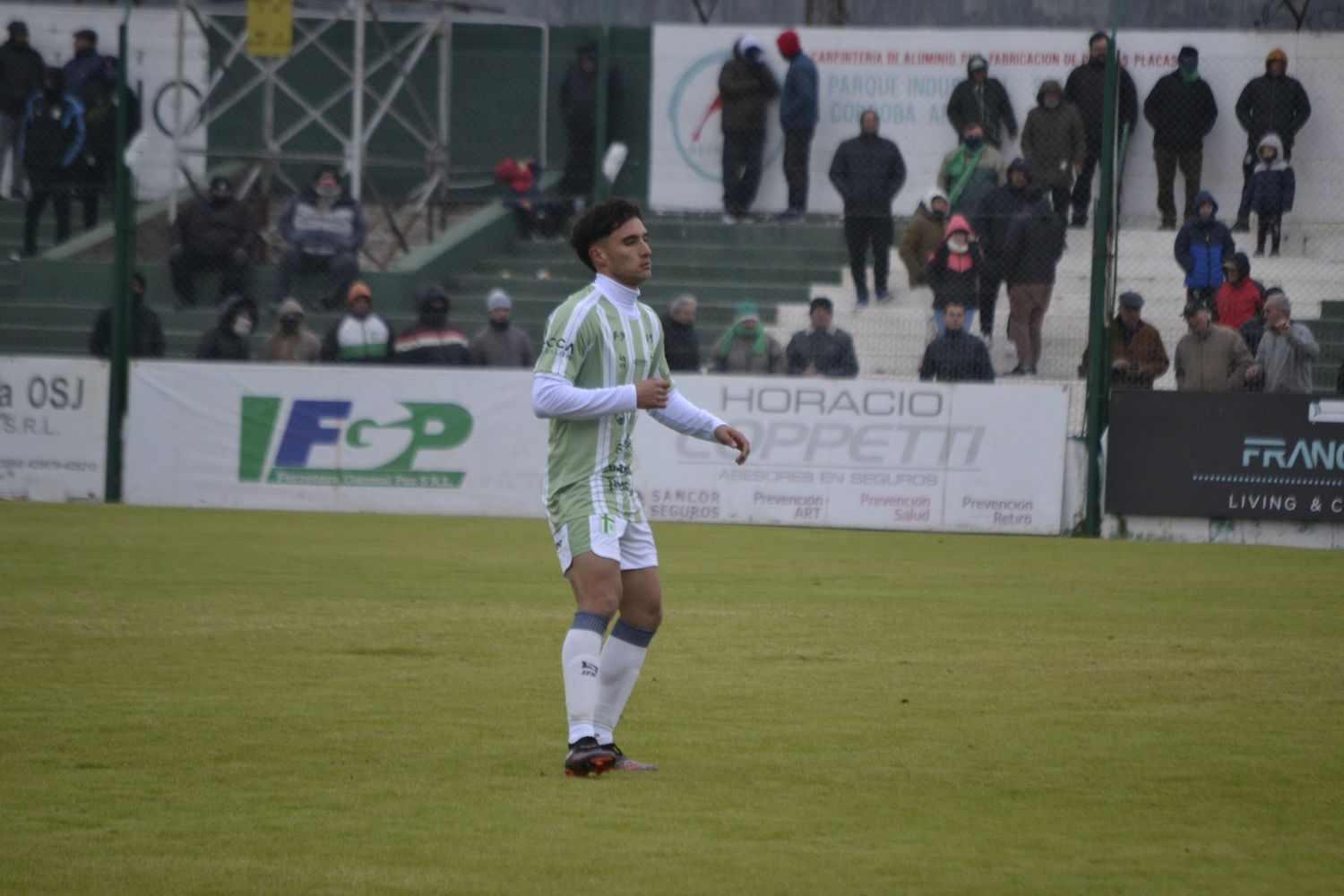 El juvenil ya se estrenó en la Primera de la "Verde".