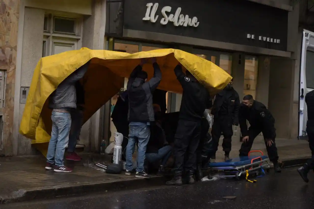 Falleció el hombre que se descompensó manejando su auto en España y Montevideo