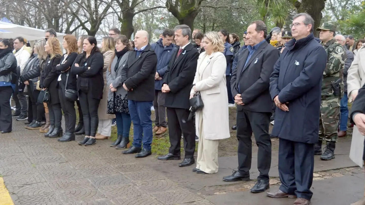 Acto en San Manuel. Pablo Barrena y funcionarios de su gobierno