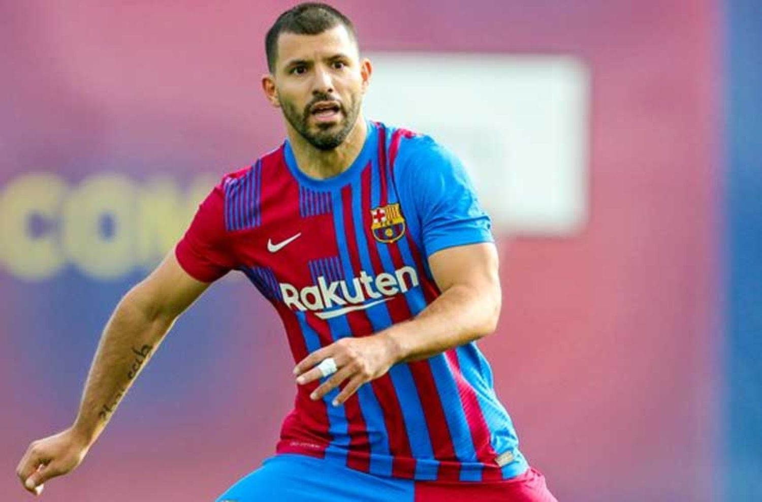 Prepara la vuelta a las canchas: el Kun Agüero jugó un amistoso, metió un gol y podría debutar en Barcelona