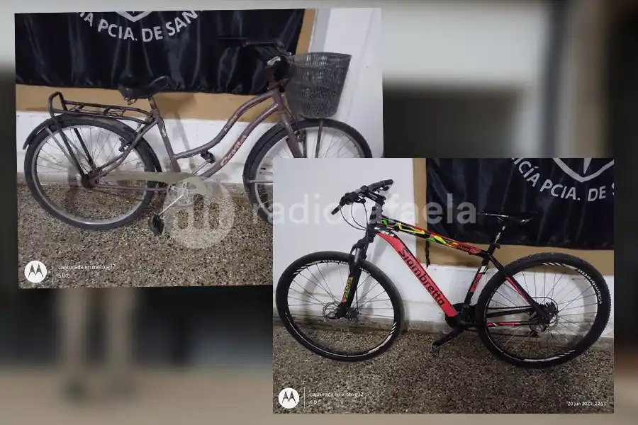 En una obra en construcción, un grupo de sospechosos dejó dos bicicletas tiradas