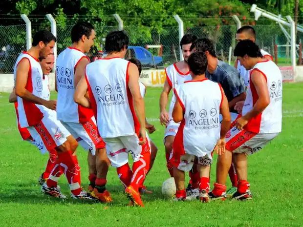 Central Larroque está en cuartos de final y hoy se enfrenta con Gimnasia 