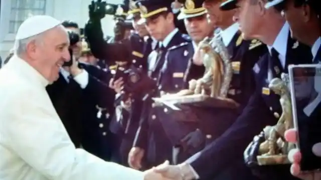Policías entrerrianos visitaron a Francisco y recibieron su bendición