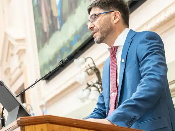 Las repercusiones del discurso de apertura de sesiones de Pullaro: respaldo oficialista y críticas de la oposición