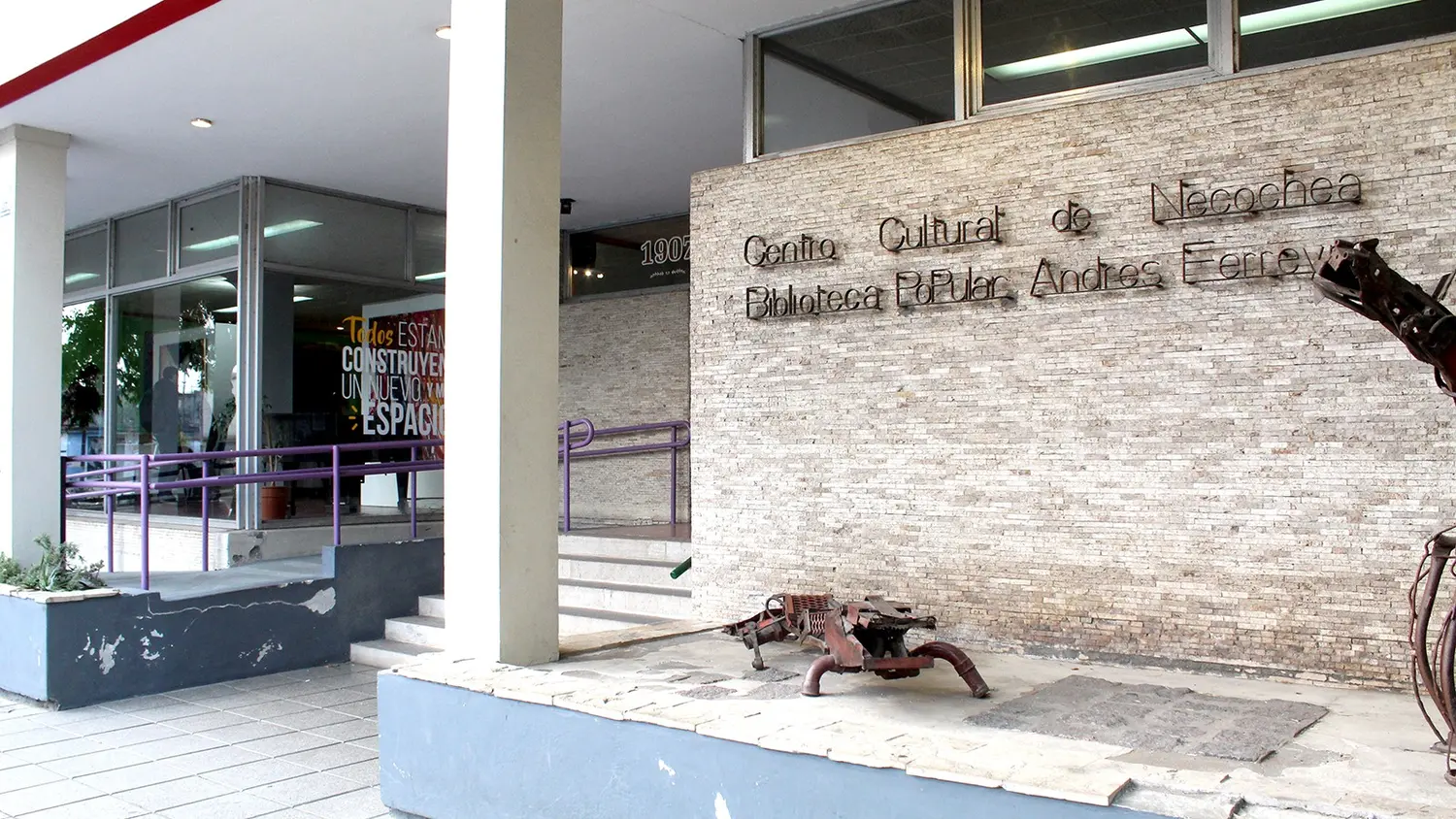 El Centro Cultural Necochea es una de las sedes del encuentro que reúne hoy a estudiantes de Bibliotecología de Necochea y Mar del Plata