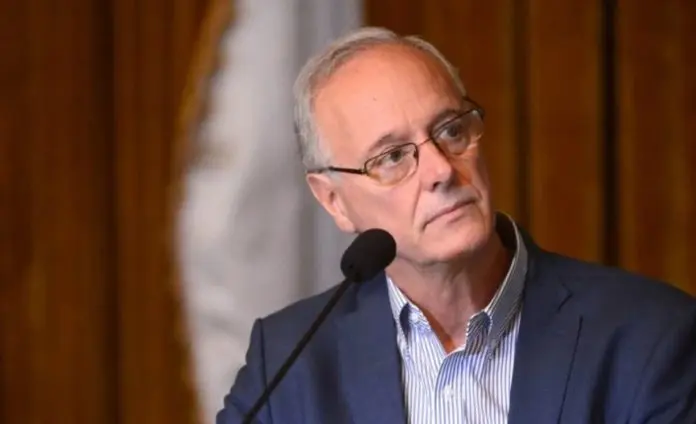 Gollan no descartó un nuevo “cierre estricto” por el crecimiento de casos