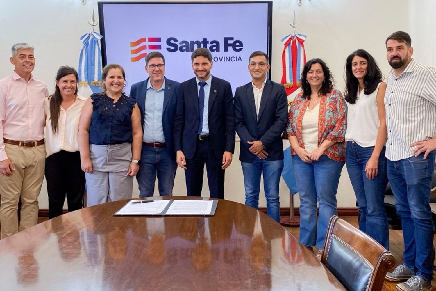 Firma de convenio para la ampliación y puesta en valor de una escuela para adultos mayores