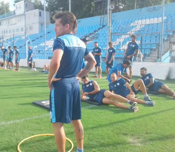 Temperley volvió al trabajo y viaja a Necochea