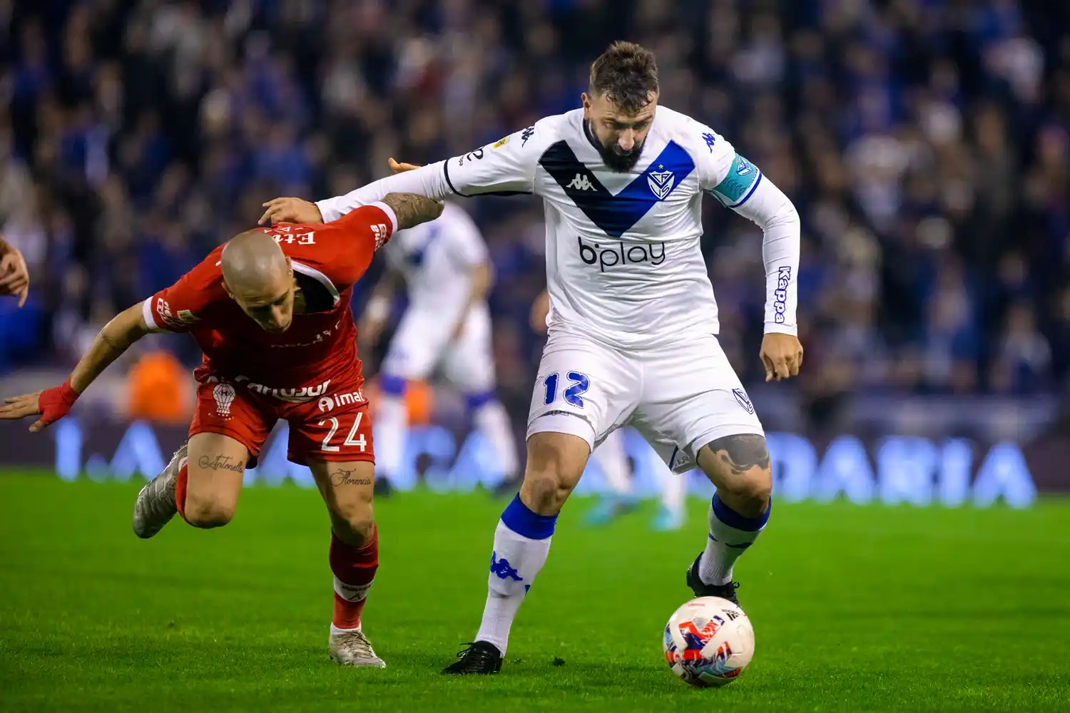 Empate con polémica entre Vélez y Huracán