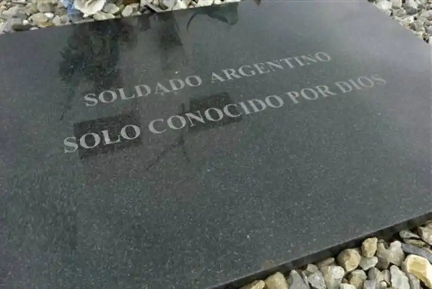 Revelarán a familias la identidad de soldados no reconocidos