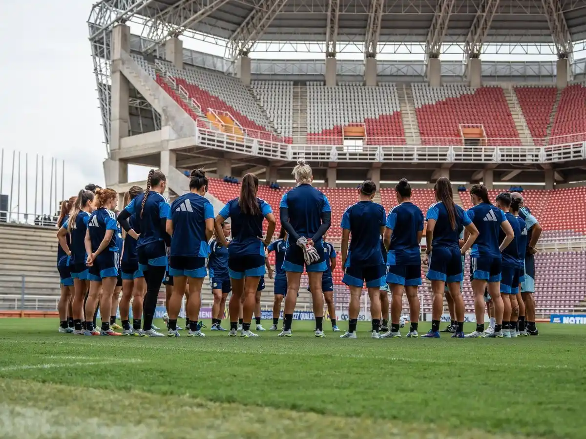 La Albiceleste visita a Venezuela a las 20 para defender su liderazgo en el certamen continental. Foto:@Argentina
