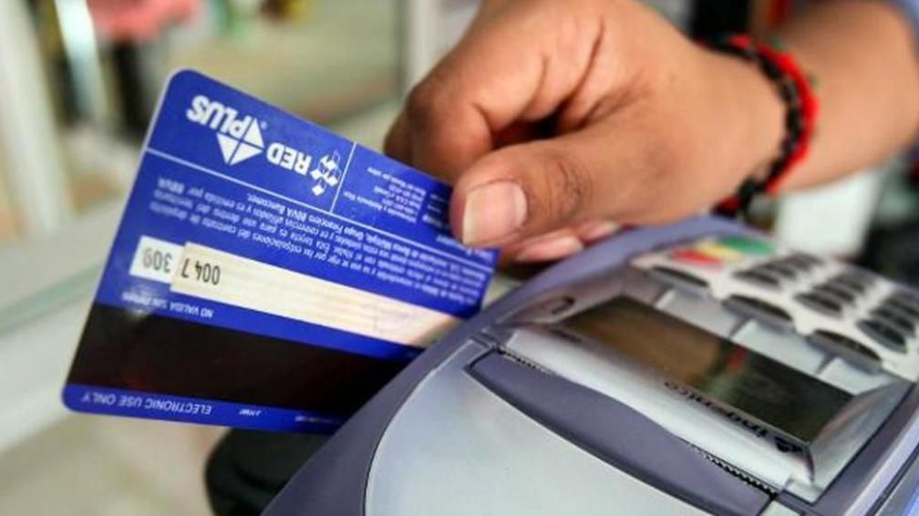 Cayó el crédito con tarjeta en el primer mes de Precios Transparentes
