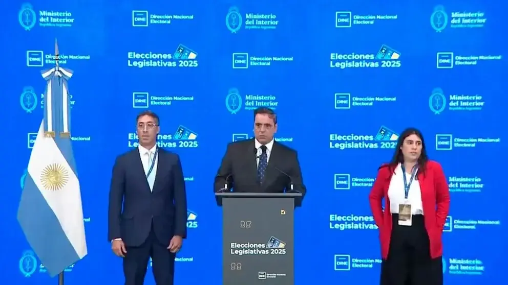 Catalán confirmó que los primeros resultados se conocerán a las 21.00 y celebró el debut de la Boleta Única de Papel