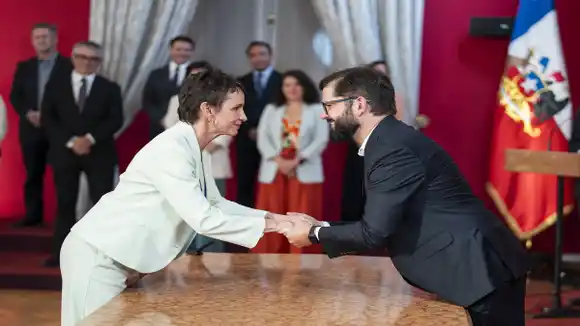 Piensa lanzarse a la presidencia de CHILE: renuncia la ministra del Interior Carolina Tohá