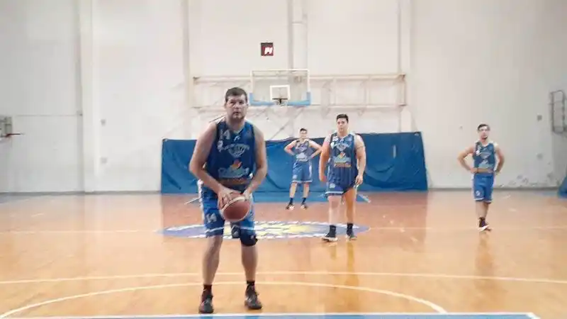 Sol de América derrotó a
Estudiantes y sigue invicto