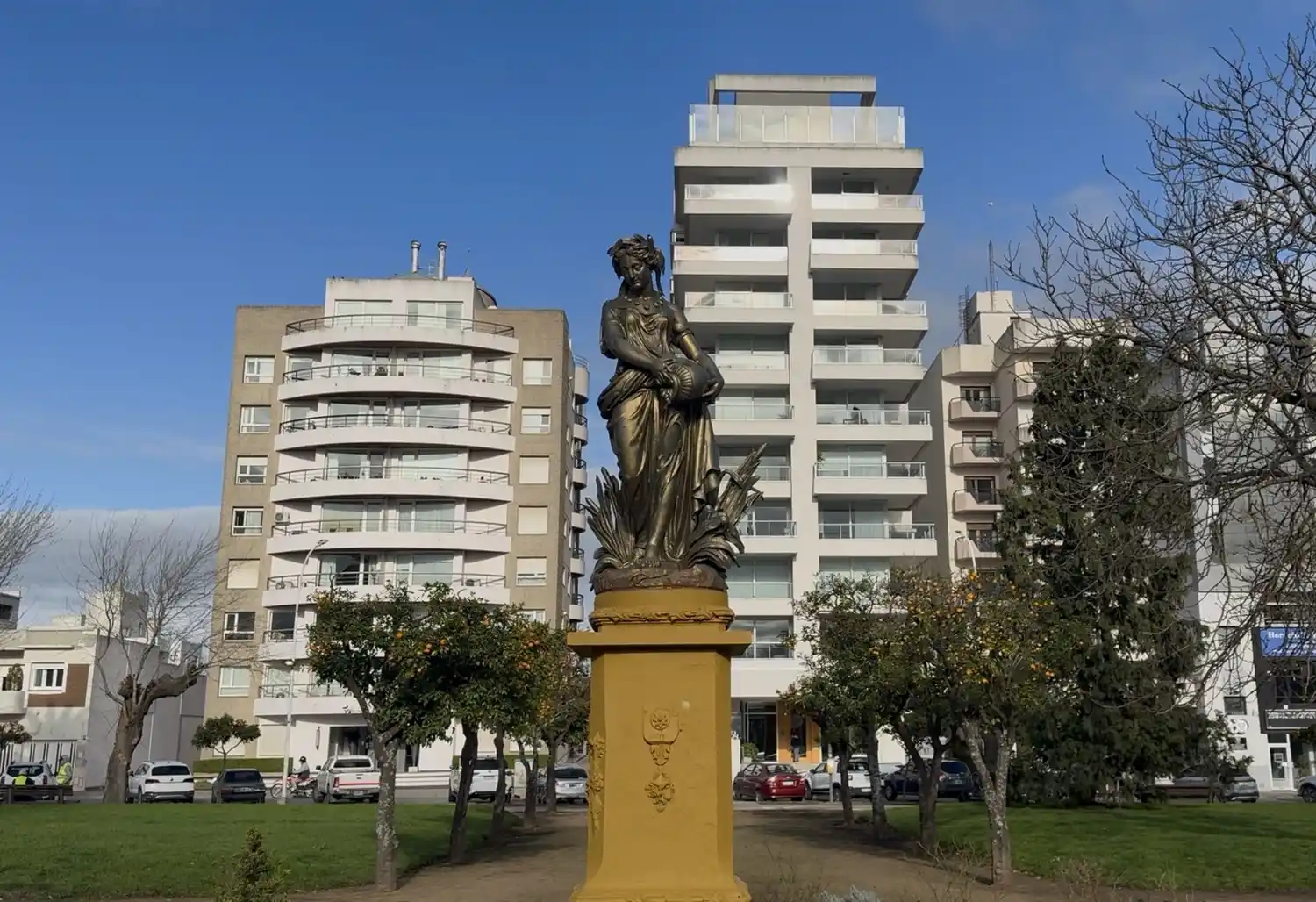 esculturas plaza independencia - 4