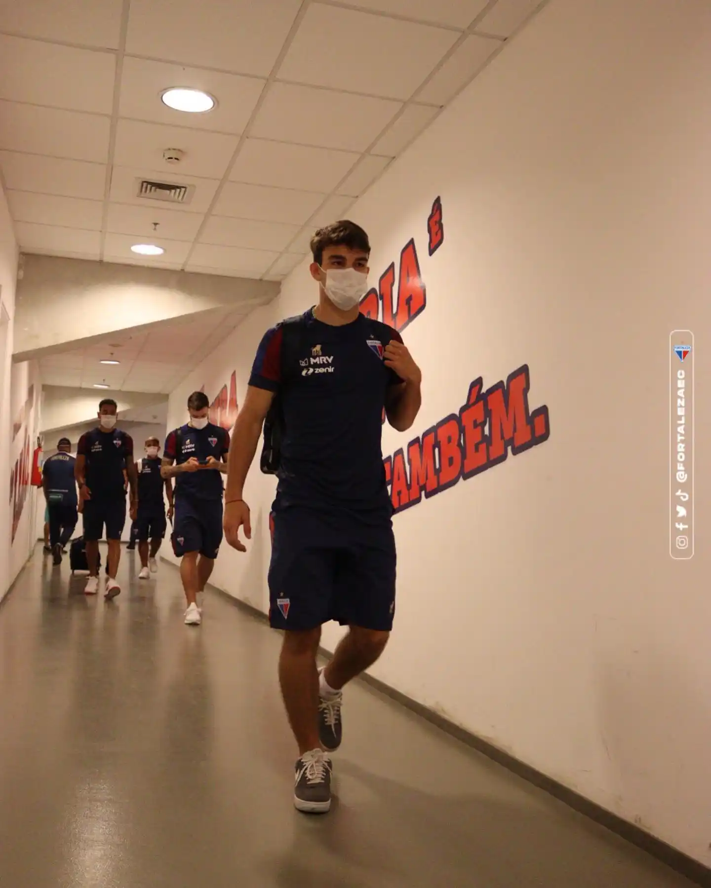Depietri, en la llegada de su equipo al estadio.
