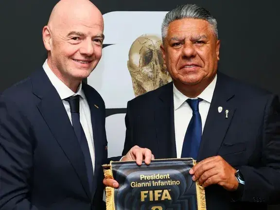 Tapia y la AFA expresaron formalmente su respaldo a G,Infantino. Foto:FIFA