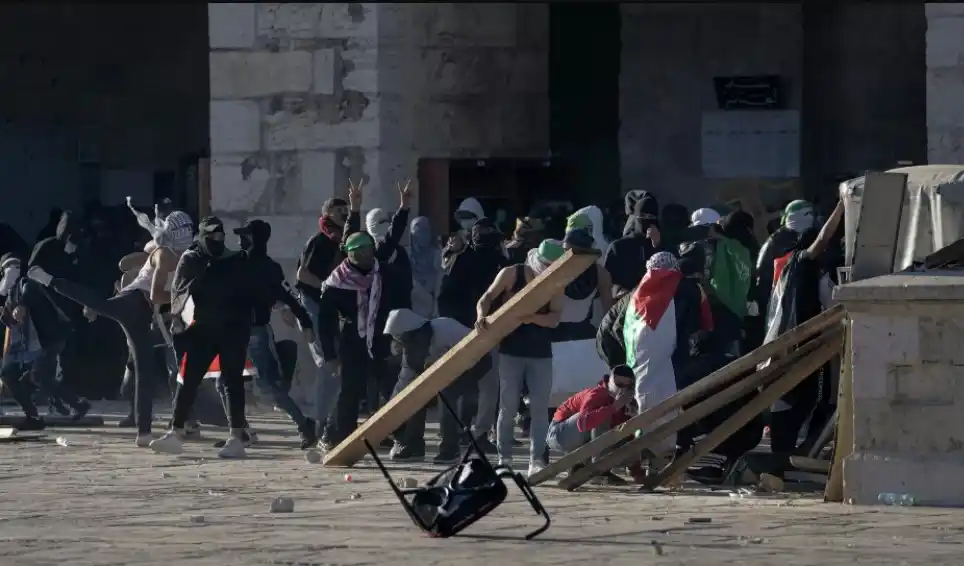 Los enfrentamientos ocurrieron en la Explanada de las Mezquitas.