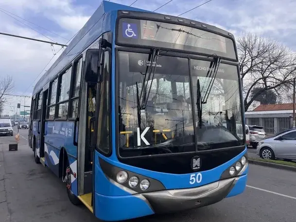 La Municipalidad incorporó dos nuevos trolebuses reconvertidos a la línea K